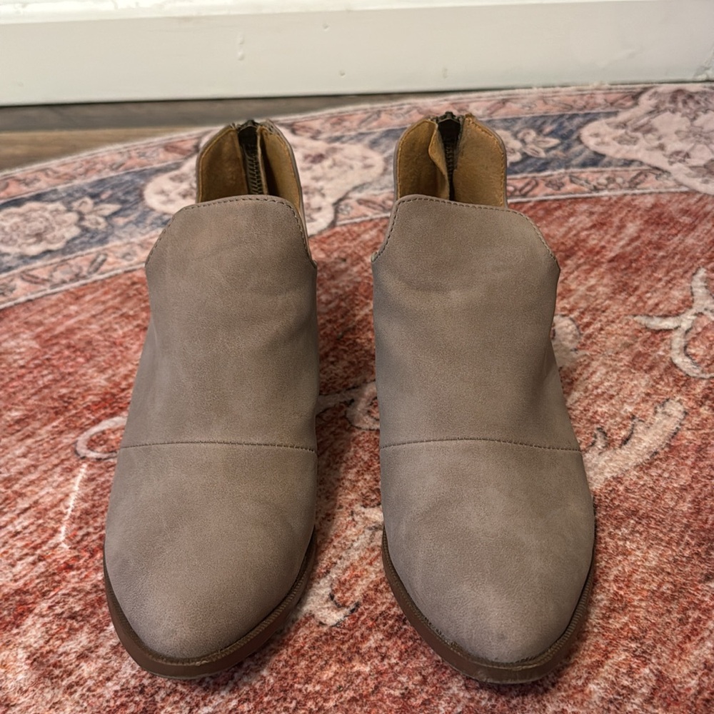 Qupid Tan Ankle Booties Minimalist Back-zip Design